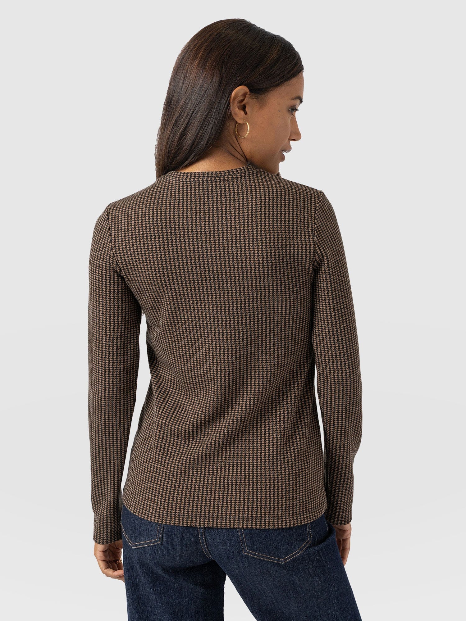 Glen Crew Neck Tee Long Sleeve - Brown Mini Houndstooth - Women's T-shirts | Saint + Sofia® USA